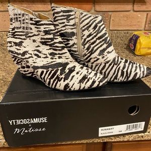 Mattise hair on hide, zebra bootie